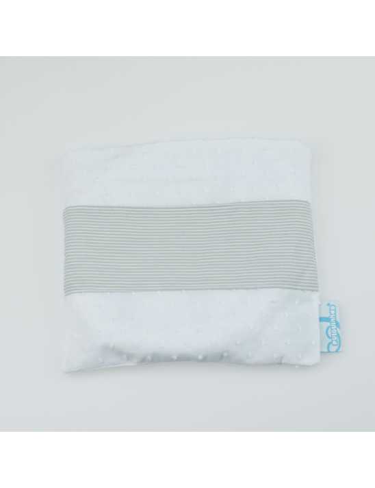 Avental de amamentação para salvaguardando a intimidade entre a mãe e o bebé.