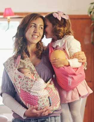 Menos tralha, mais colo, escolhe o Sling Pouch.