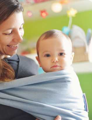 Babywearing fácil com o Sling Pouch Pulguinhas.